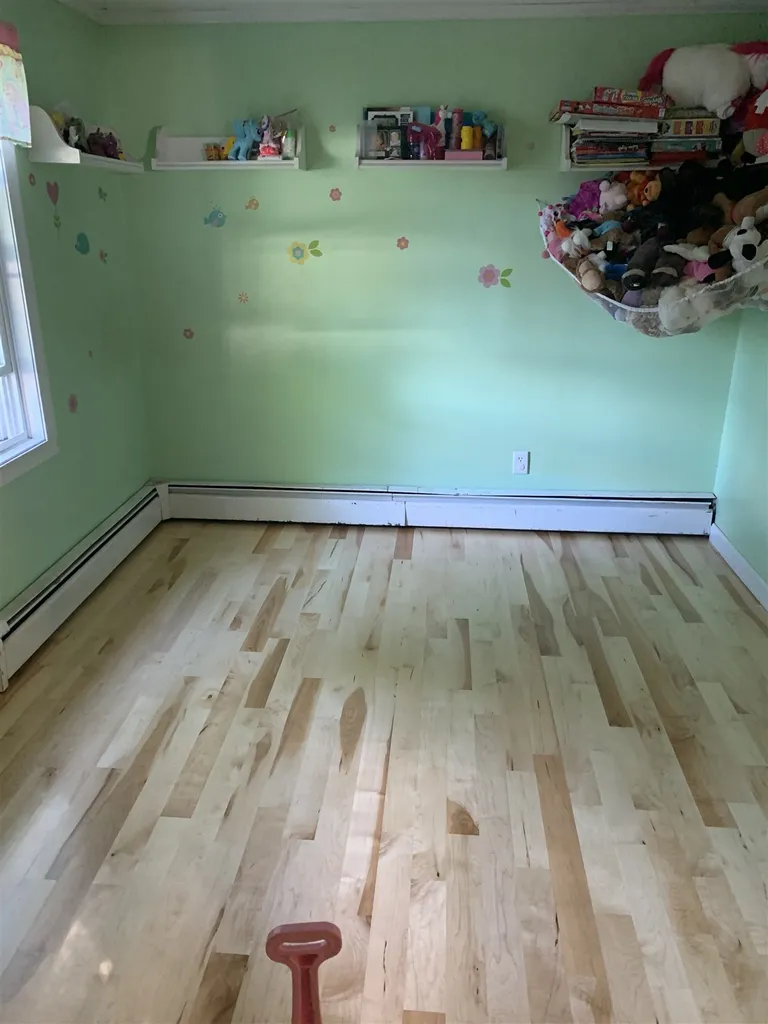 8 Whitford Road Nashua NH 03062