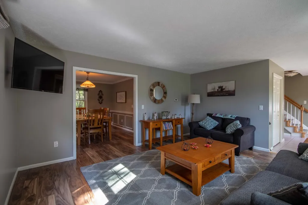 3 Verdi Lane Londonderry NH 03053