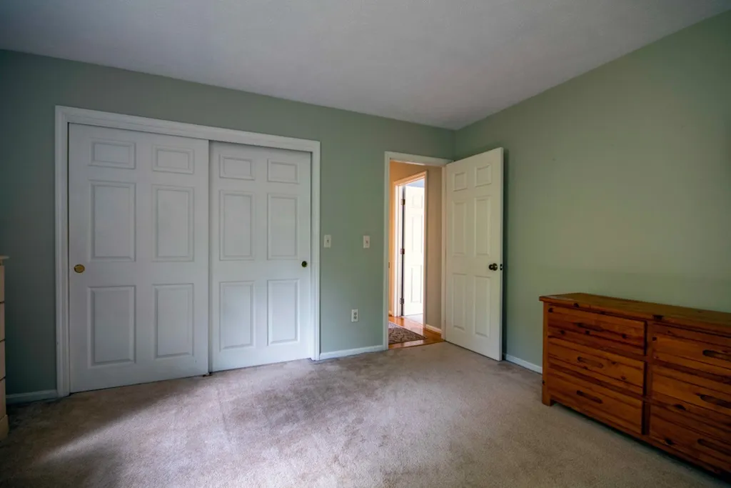 3 Verdi Lane Londonderry NH 03053