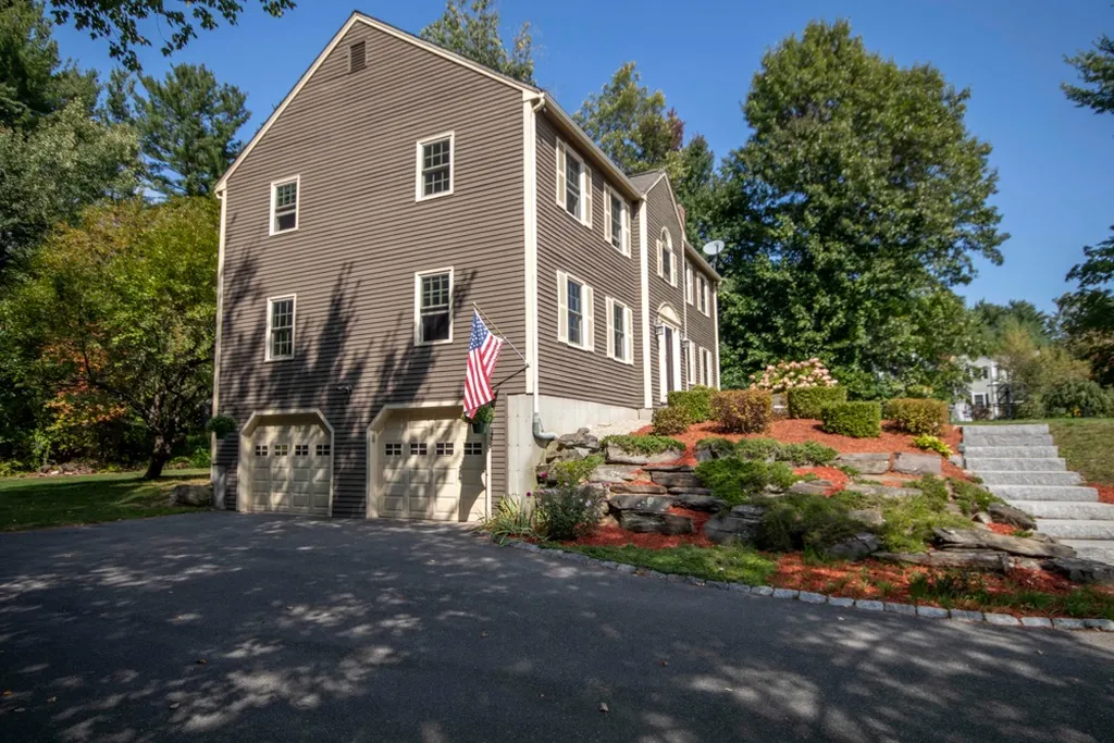 3 Verdi Lane Londonderry NH 03053