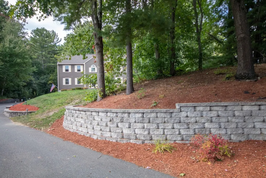 3 Verdi Lane Londonderry NH 03053