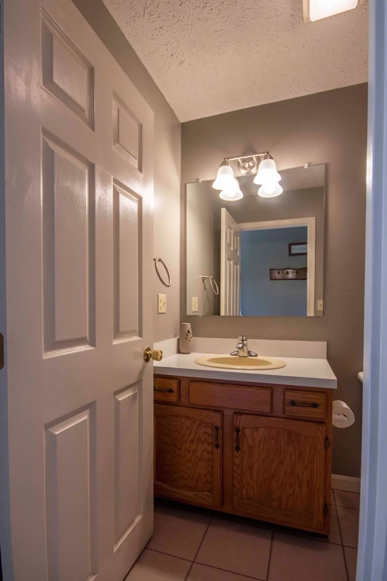 3 Verdi Lane Londonderry NH 03053