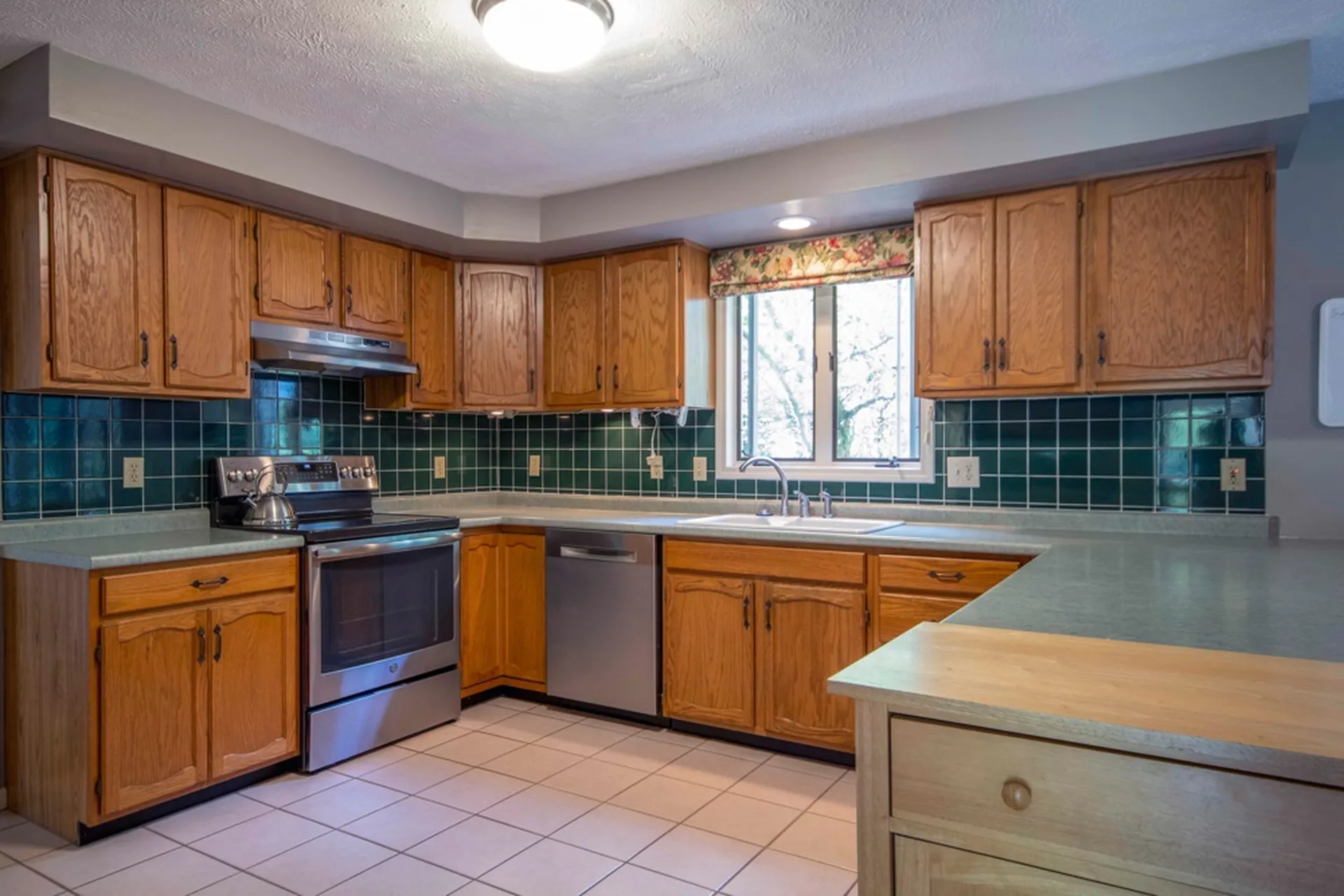 3 Verdi Lane Londonderry NH 03053
