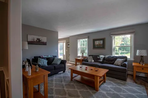 3 Verdi Lane Londonderry NH 03053