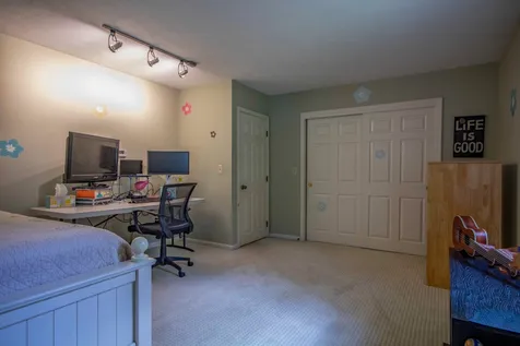 3 Verdi Lane Londonderry NH 03053