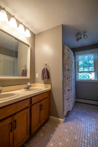 3 Verdi Lane Londonderry NH 03053
