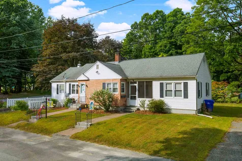 7 Gillis Street Hudson NH 03051