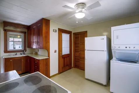 7 Gillis Street Hudson NH 03051