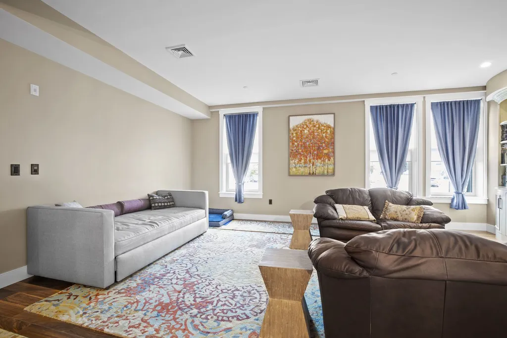233 Vaughan Street Portsmouth NH 03801