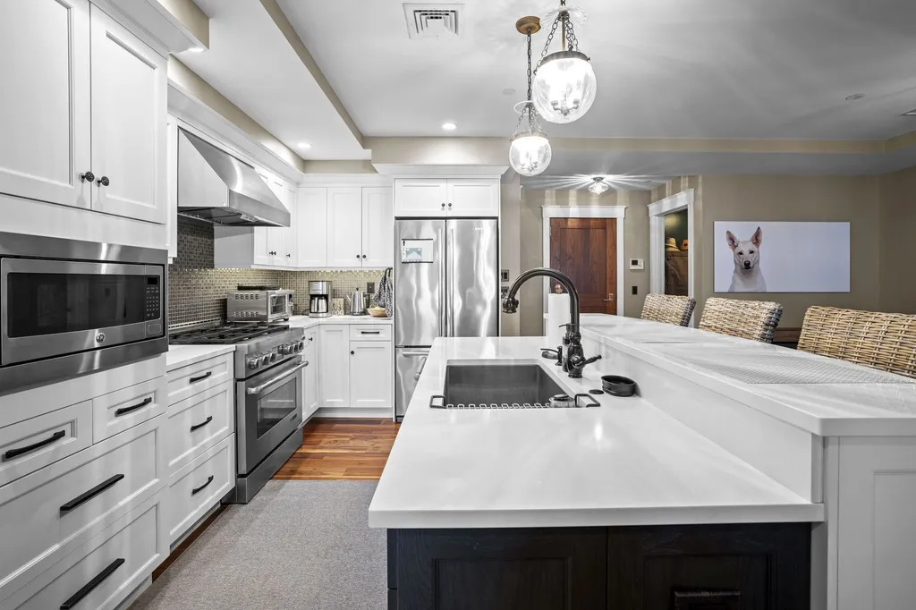 233 Vaughan Street Portsmouth NH 03801