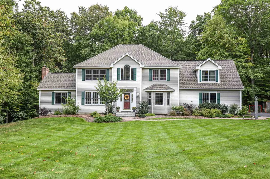 13 Saddle Hill Road Amherst NH 03031