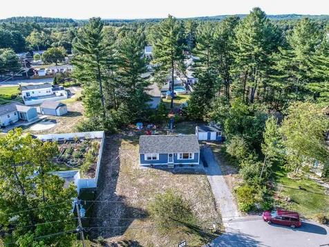 8 Rock Island Road Nashua NH 03062