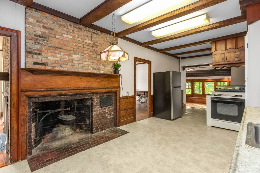 236 Old Road Eliot ME 03903