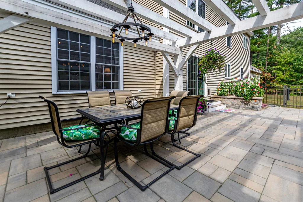 22 Grandview Drive Dover NH 03820