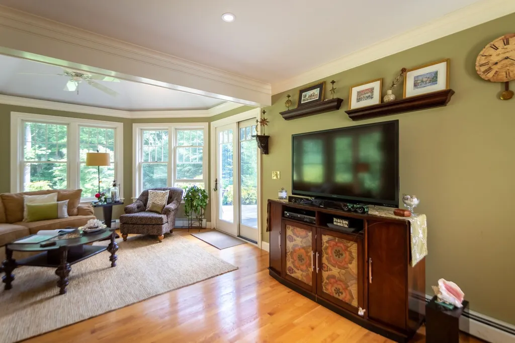 15 North Shore Road Hampton NH 03842