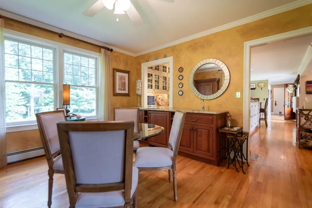 15 North Shore Road Hampton NH 03842
