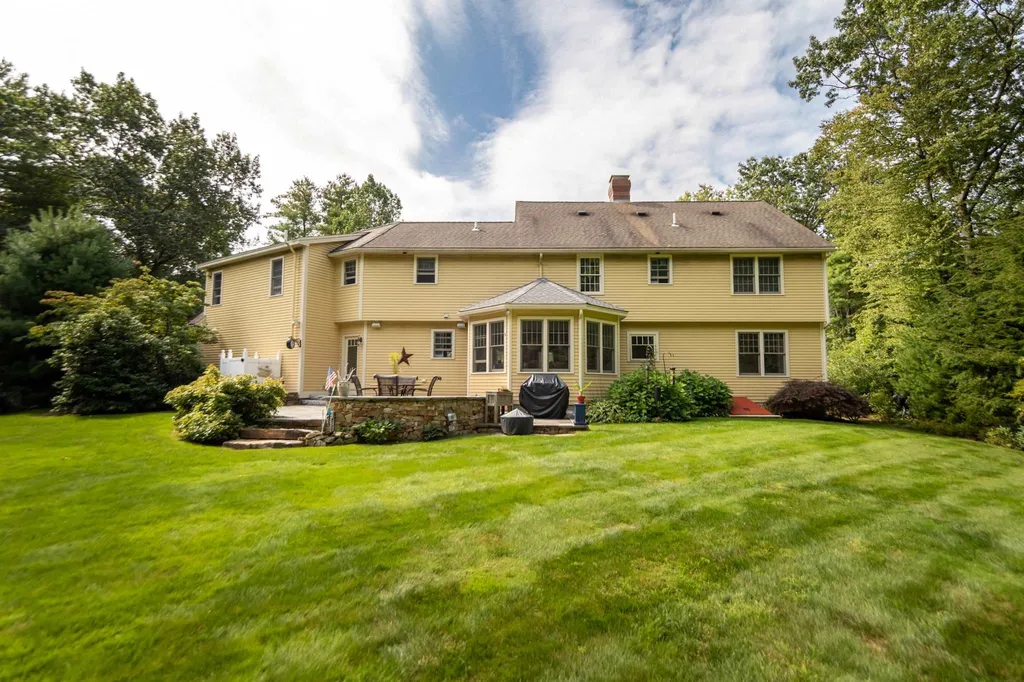 15 North Shore Road Hampton NH 03842