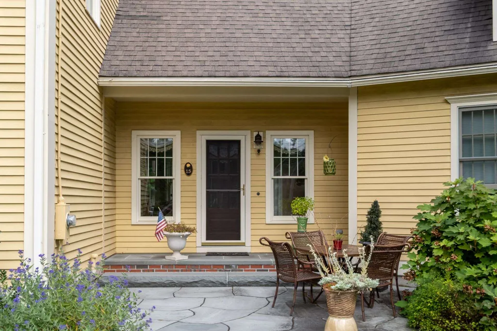 15 North Shore Road Hampton NH 03842