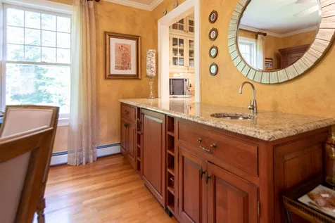 15 North Shore Road Hampton NH 03842