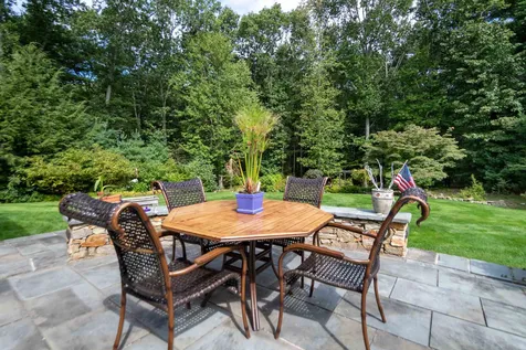 15 North Shore Road Hampton NH 03842