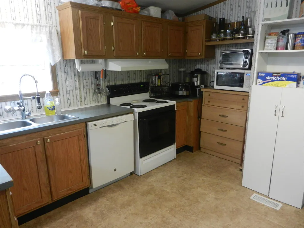 16 Pine Knoll Lane Lee NH 03861