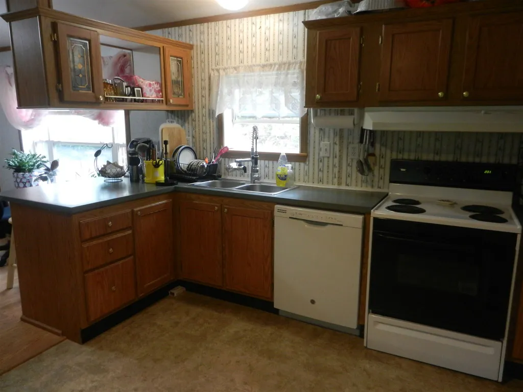 16 Pine Knoll Lane Lee NH 03861