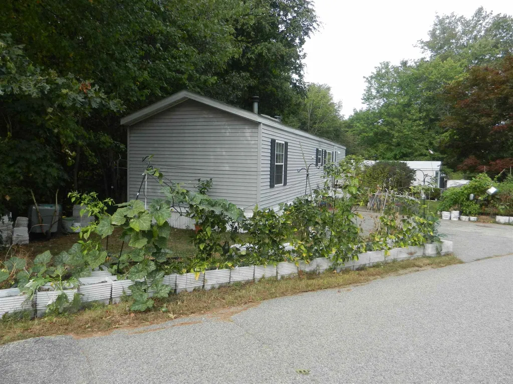 16 Pine Knoll Lane Lee NH 03861