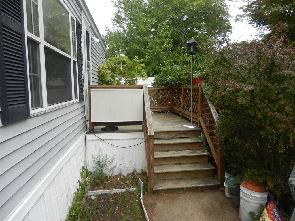 16 Pine Knoll Lane Lee NH 03861