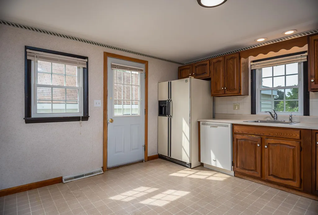4 Salem Avenue Dover NH 03820