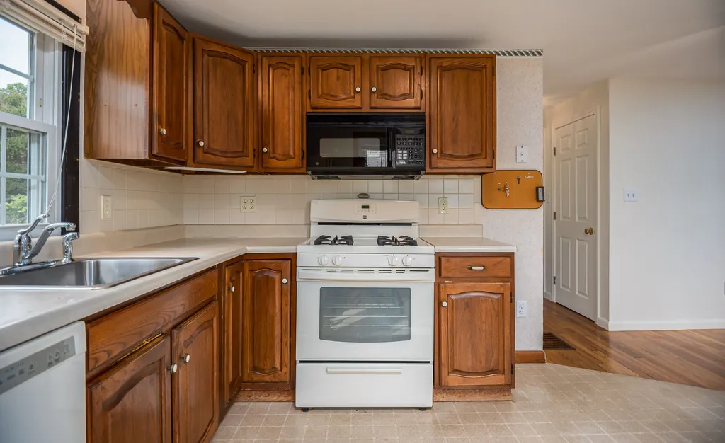 4 Salem Avenue Dover NH 03820
