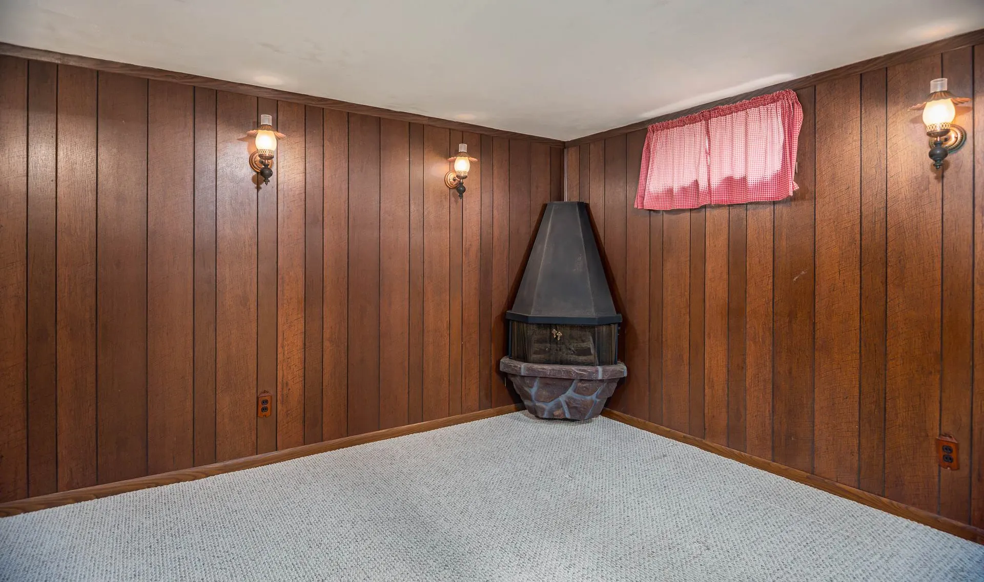 4 Salem Avenue Dover NH 03820