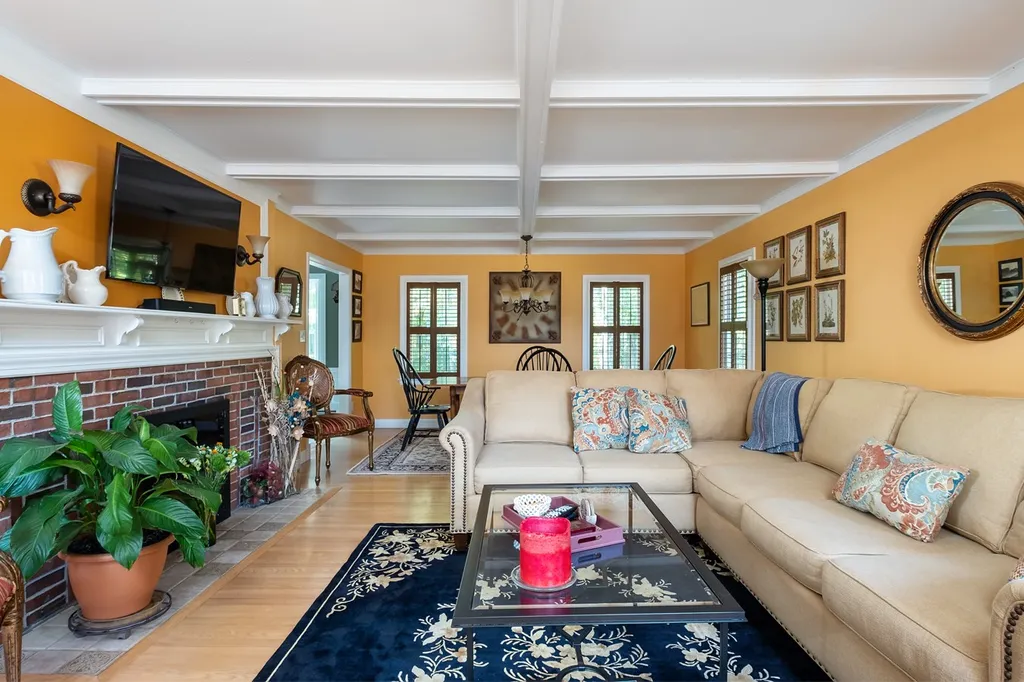 11 Wentworth Avenue Rochester NH 03867