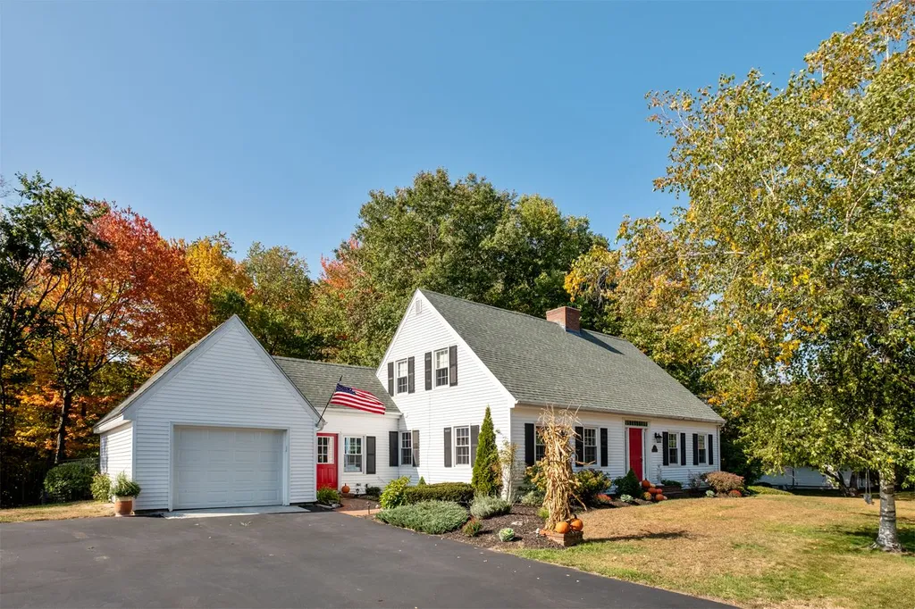 11 Wentworth Avenue Rochester NH 03867