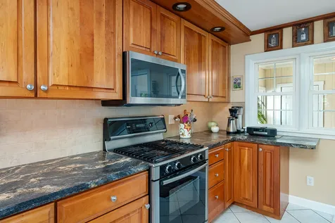 11 Wentworth Avenue Rochester NH 03867