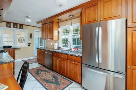 11 Wentworth Avenue Rochester NH 03867