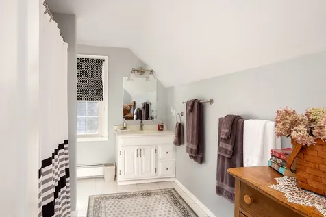 11 Wentworth Avenue Rochester NH 03867