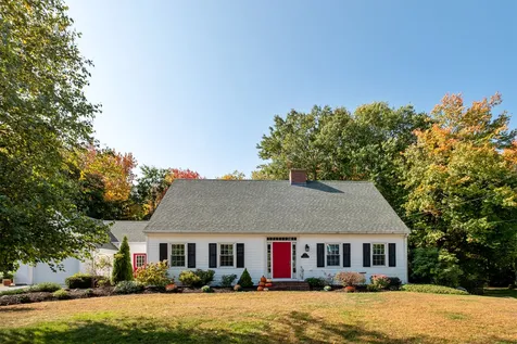 11 Wentworth Avenue Rochester NH 03867