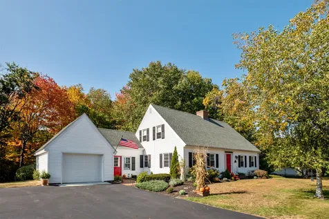 11 Wentworth Avenue Rochester NH 03867