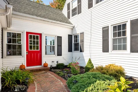 11 Wentworth Avenue Rochester NH 03867