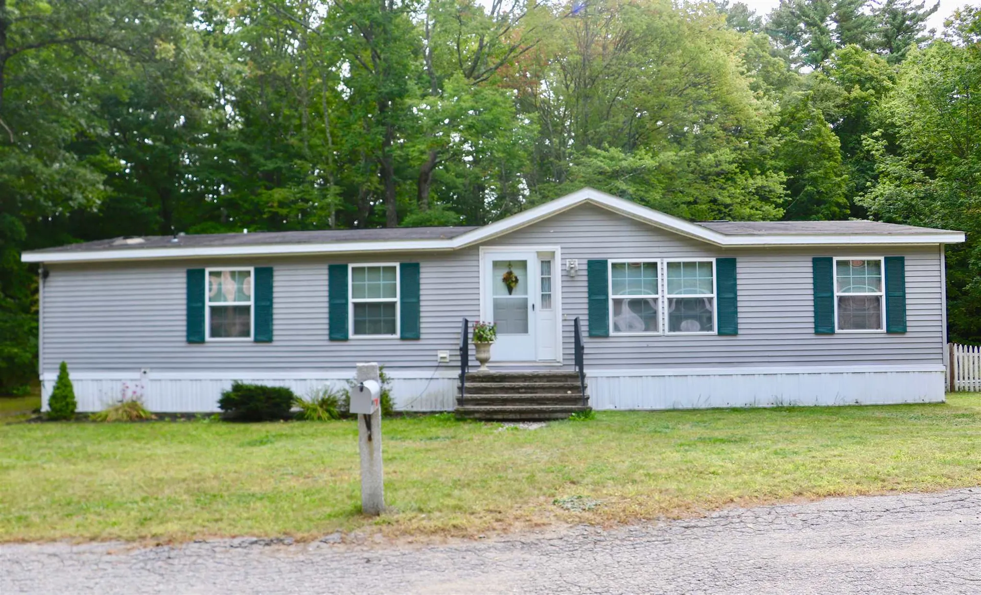 33 Spruce Road Danville NH 03819