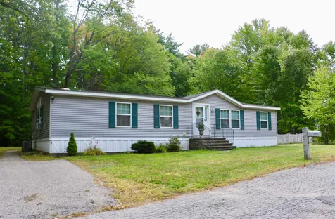33 Spruce Road Danville NH 03819