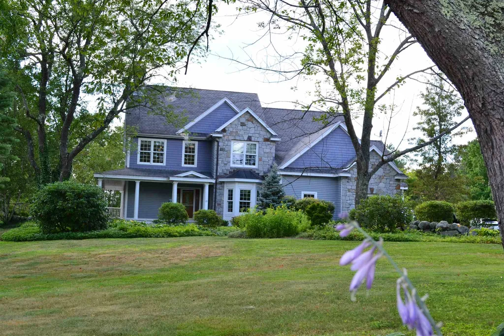 20 Foxcross Circle Concord NH 03301