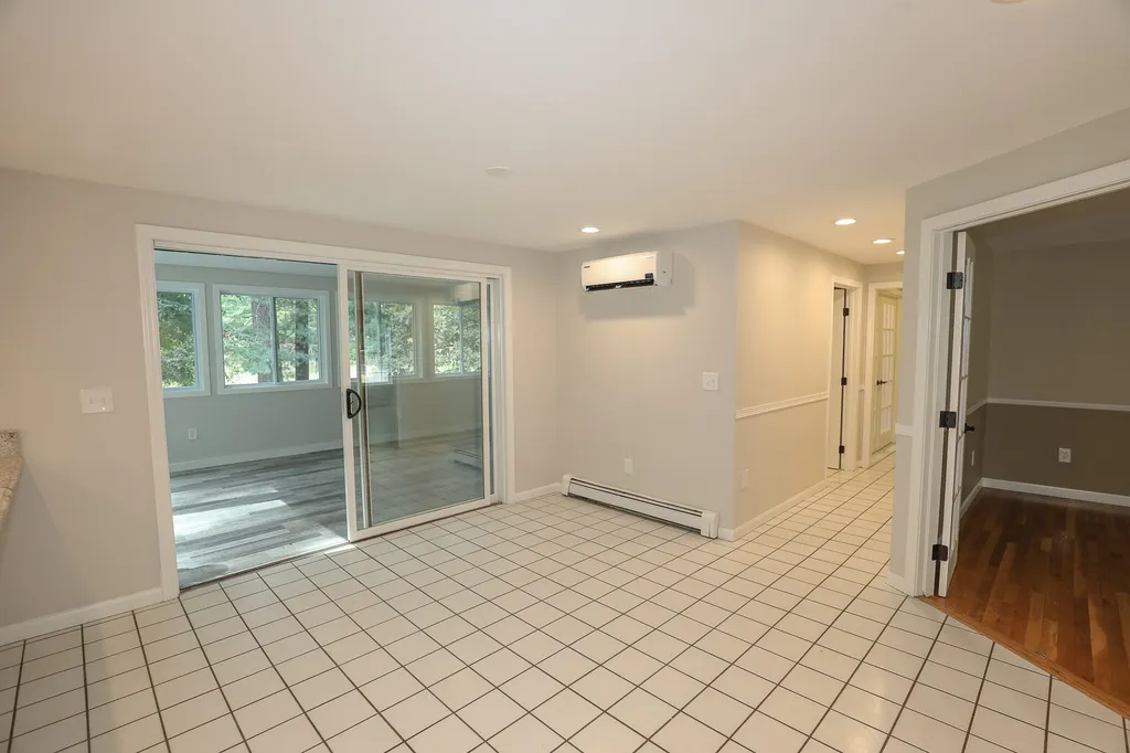 7 Fiddlers Ridge Road Londonderry NH 03053