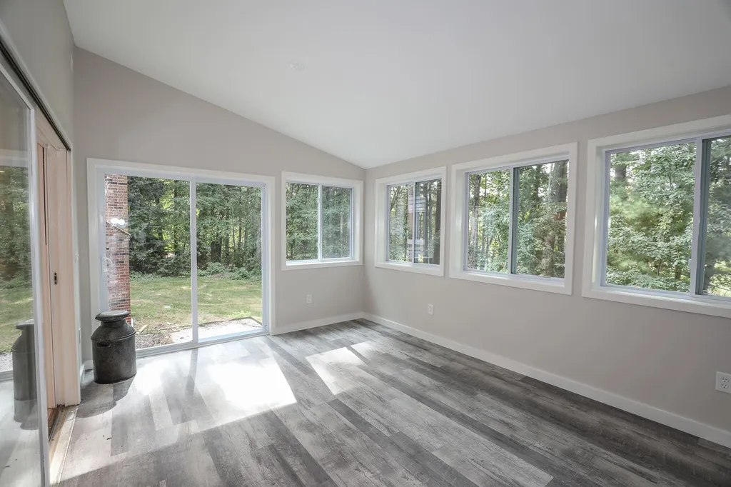 7 Fiddlers Ridge Road Londonderry NH 03053