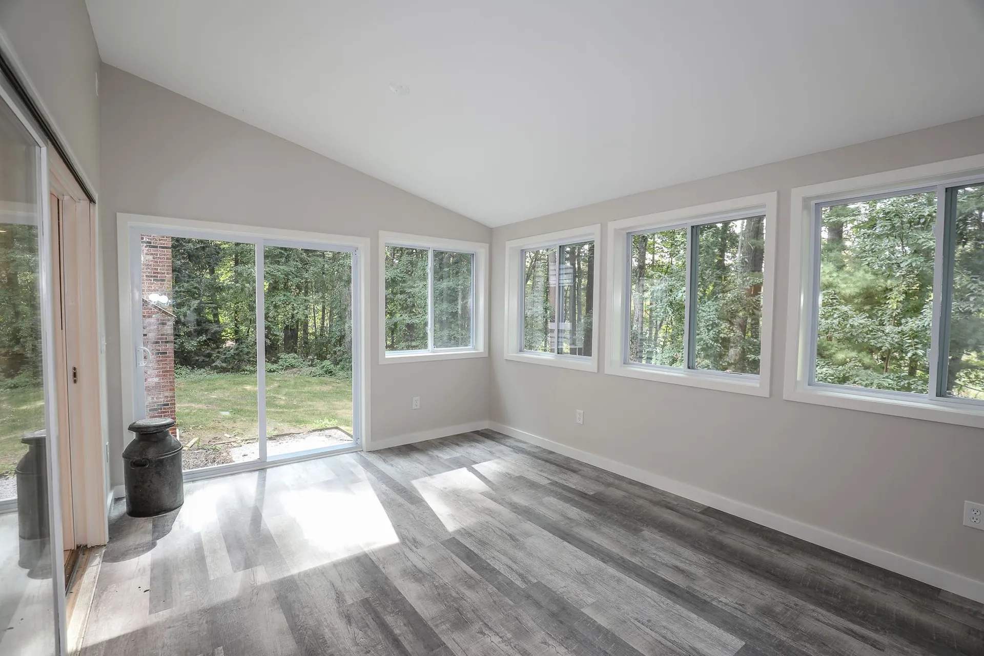 7 Fiddlers Ridge Road Londonderry NH 03053