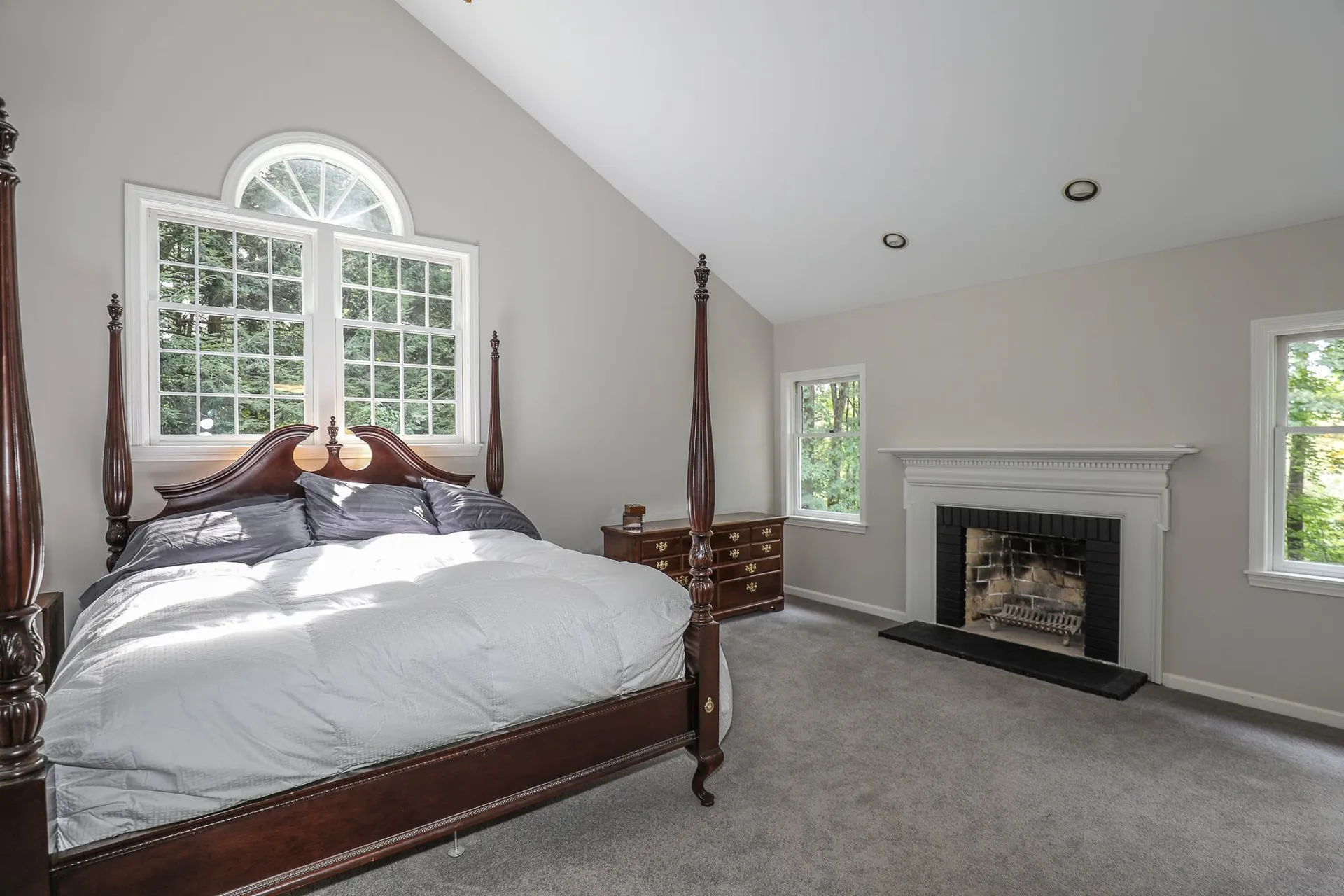 7 Fiddlers Ridge Road Londonderry NH 03053