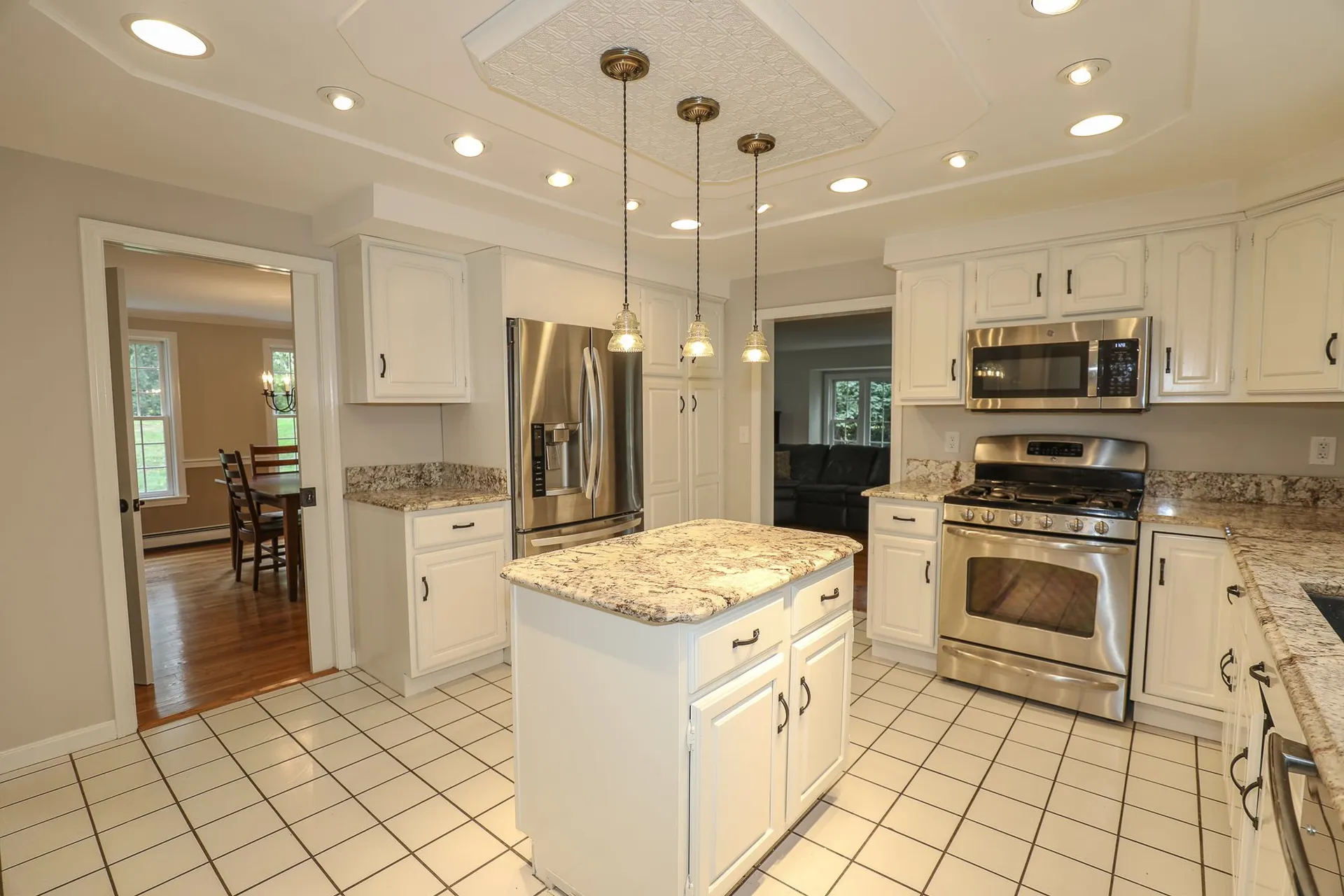 7 Fiddlers Ridge Road Londonderry NH 03053