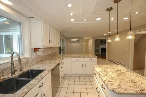 7 Fiddlers Ridge Road Londonderry NH 03053