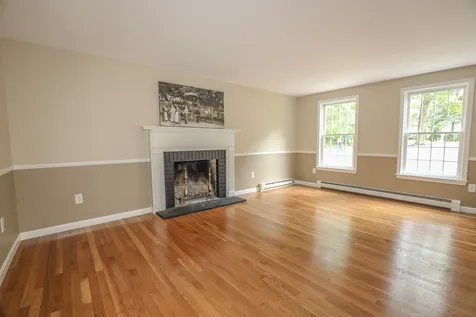 7 Fiddlers Ridge Road Londonderry NH 03053
