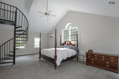 7 Fiddlers Ridge Road Londonderry NH 03053